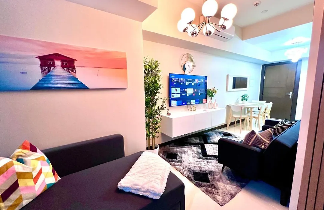 Daniella's Modern & Cozy In Uptown Bgc Manila